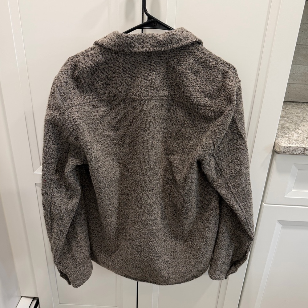 H&M green textured shirt jacket - Picture 2 of 4